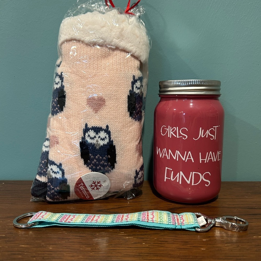 🎁 🔥🆕🔥Pink Owl Knit Slipper Socks, Pink Jar Set & thirty one key fob